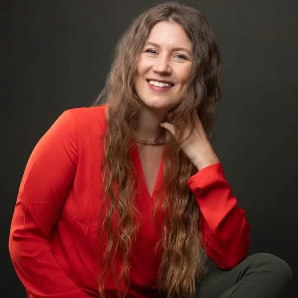 Caitlin Thomas